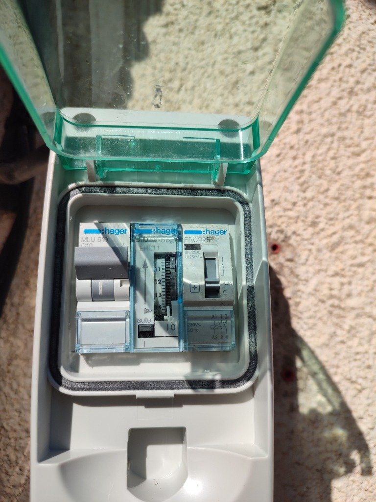 Interruptor Horario Digital en cuadro de alumbrado de Olmos de Peñafiel