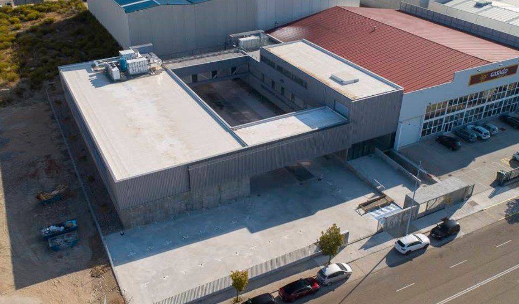 Vista aérea de la sede corporativa e instalaciones exteriores de Potencia y Control